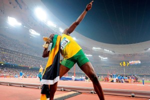 华体会体育网站-“华金·托比利亚的迅猛反应与稳健防守，提升美洲狮队的竞争力”